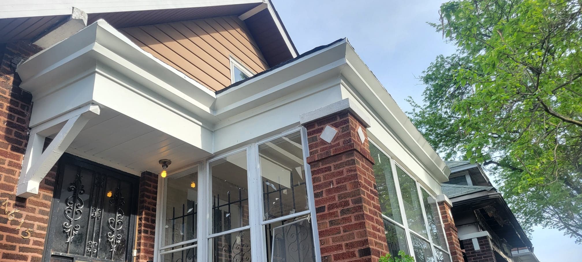 Soffit Repair near me Chicago Illinois. repair installation of eavessoffit and fasciachicago and surrounding areas